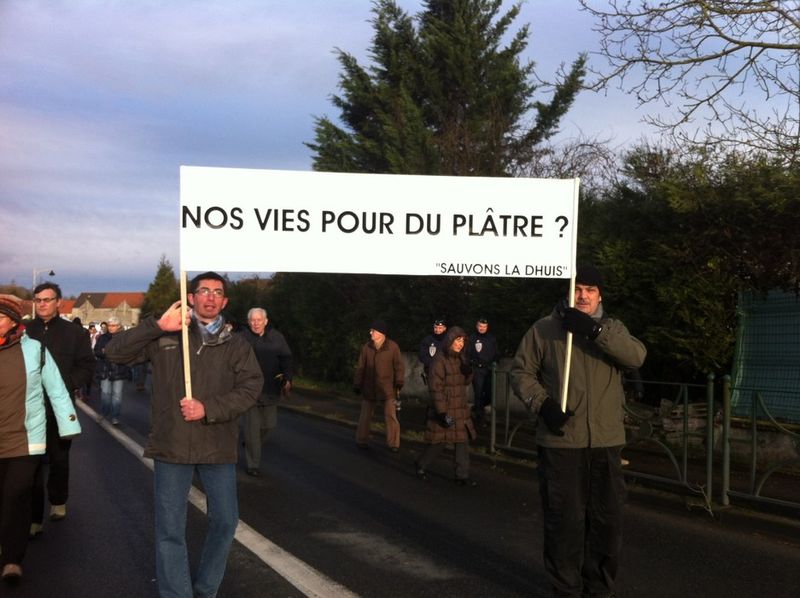 Courtry, manifestation citoyenne, le fort de Vaujours réactive l’inquiétude