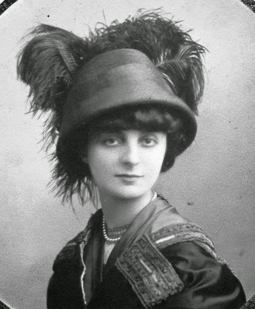 S&rsquo;adapter, Clara Dupond-Monod
